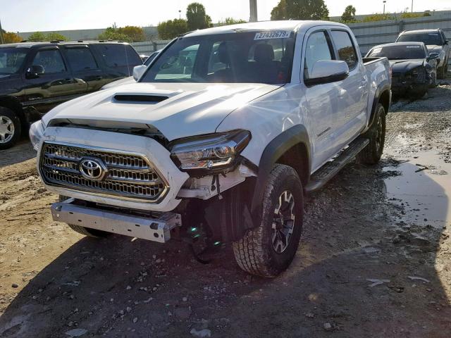 3TMCZ5AN7JM164323 - 2018 TOYOTA TACOMA DOU WHITE photo 2