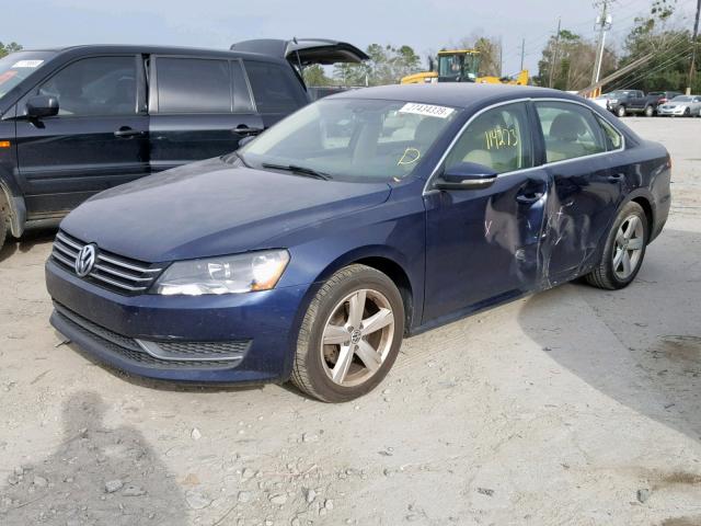 1VWBH7A37CC013864 - 2012 VOLKSWAGEN PASSAT SE BLUE photo 2