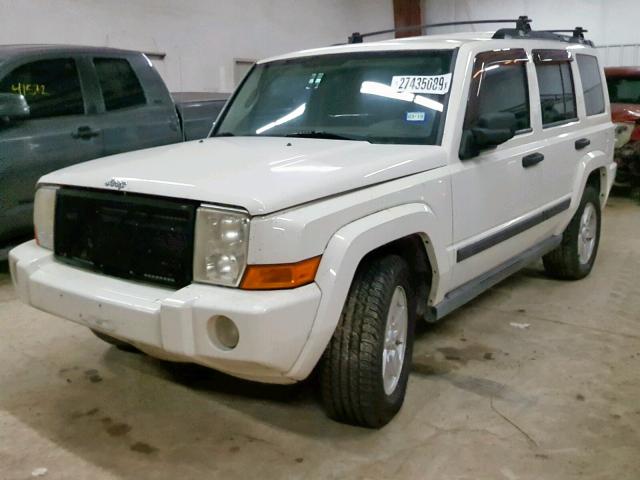 1J8HG48K86C330660 - 2006 JEEP COMMANDER YELLOW photo 2
