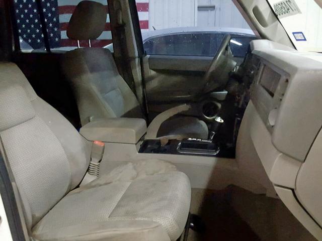 1J8HG48K86C330660 - 2006 JEEP COMMANDER YELLOW photo 5