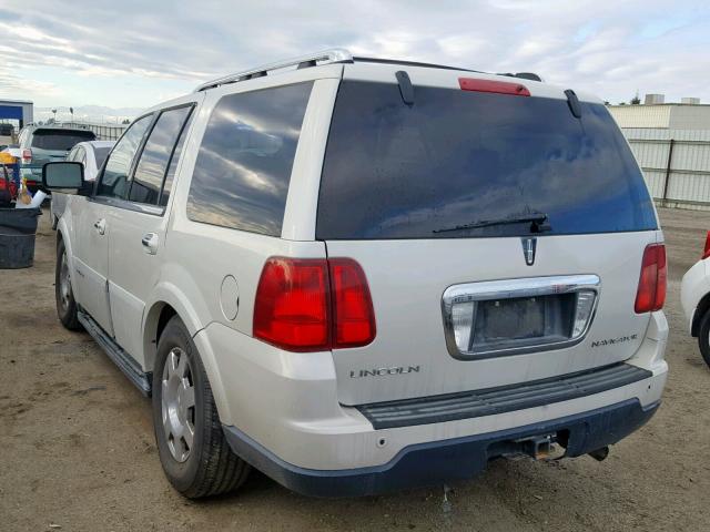 5LMFU27505LJ18348 - 2005 LINCOLN NAVIGATOR CREAM photo 3