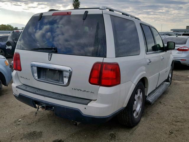 5LMFU27505LJ18348 - 2005 LINCOLN NAVIGATOR CREAM photo 4