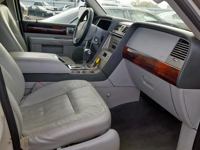 5LMFU27505LJ18348 - 2005 LINCOLN NAVIGATOR CREAM photo 5
