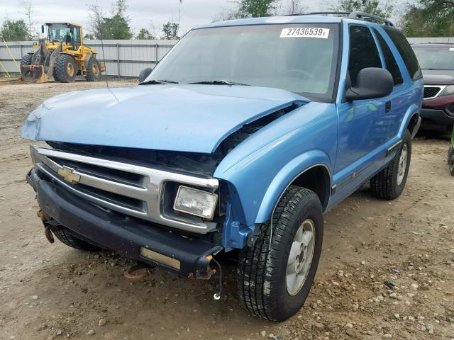 1GNCT18W3TK190587 - 1996 CHEVROLET BLAZER BLUE photo 2