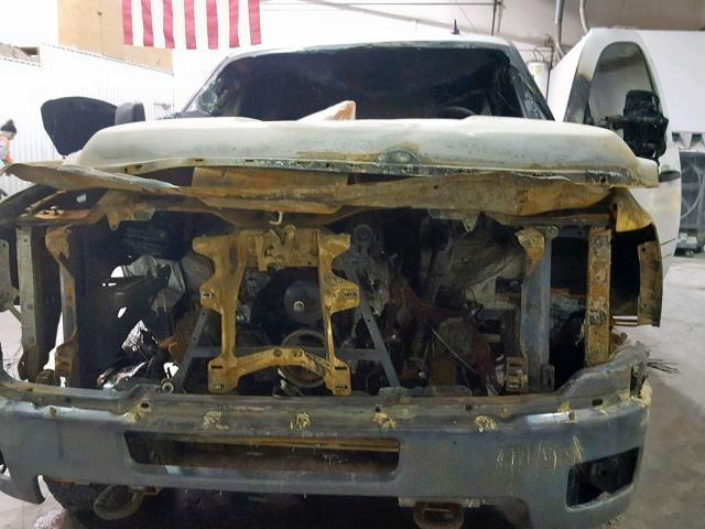 1GC1KXCG6DF173864 - 2013 CHEVROLET SILVERADO WHITE photo 9