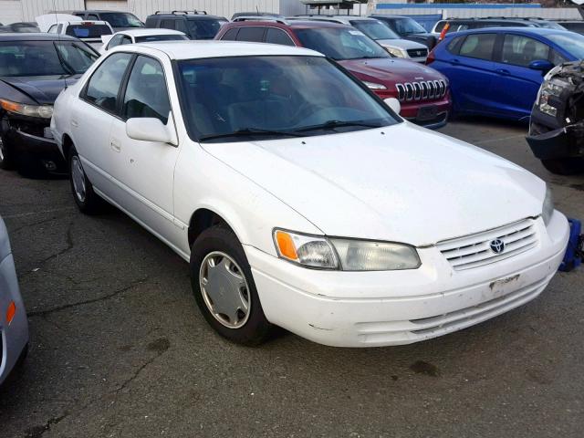 4T1BG22K2WU373715 - 1998 TOYOTA CAMRY CE WHITE photo 1