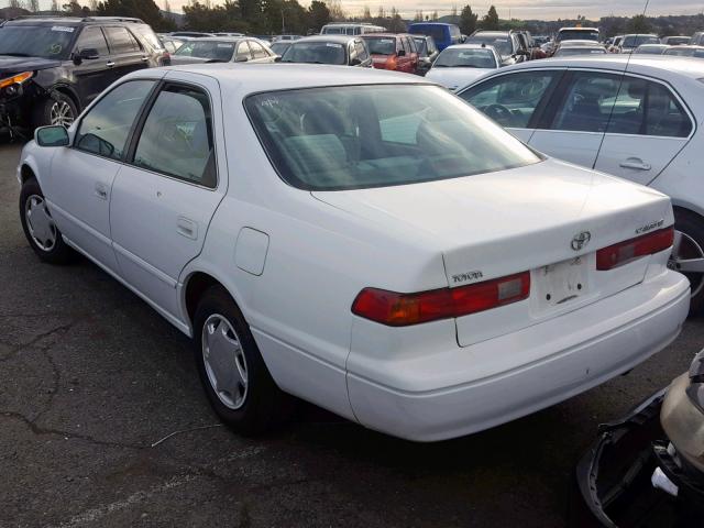 4T1BG22K2WU373715 - 1998 TOYOTA CAMRY CE WHITE photo 3