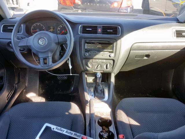 3VW2K7AJ1CM352814 - 2012 VOLKSWAGEN JETTA BASE GRAY photo 9