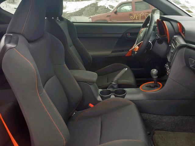 JTKJF5C71FJ006507 - 2015 TOYOTA SCION TC ორფეროვანი ფოტო 5