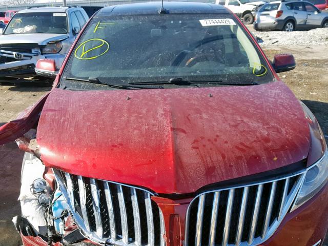 2LMDJ6JK8DBL39840 - 2013 LINCOLN MKX RED photo 7