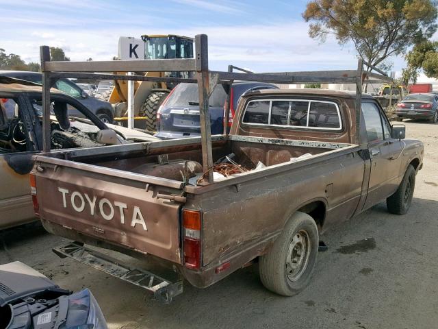 JT4RN44D4D1154028 - 1983 TOYOTA PICKUP 1/2 BROWN photo 4