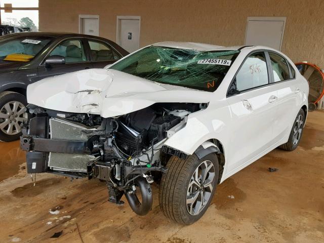 3KPF24AD9KE026989 - 2019 KIA FORTE FE WHITE photo 2