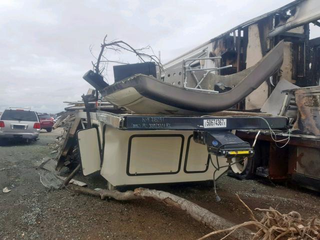 4YDF37224H4702896 - 2017 KEYSTONE MONTANA WHITE photo 1