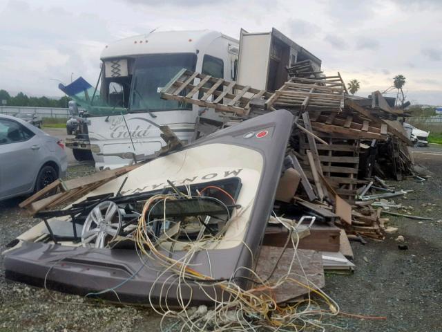 4YDF37224H4702896 - 2017 KEYSTONE MONTANA WHITE photo 4