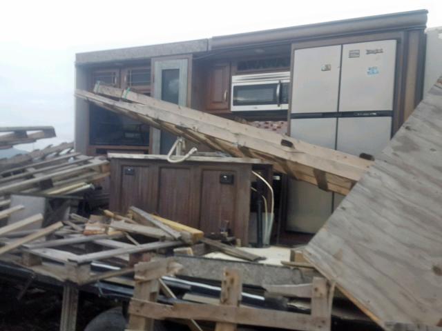 4YDF37224H4702896 - 2017 KEYSTONE MONTANA WHITE photo 5