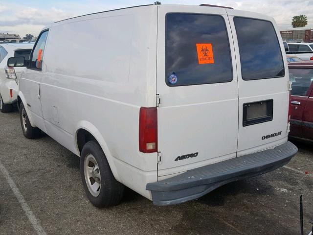 1GCDM19W01B125928 - 2001 CHEVROLET ASTRO WHITE photo 3