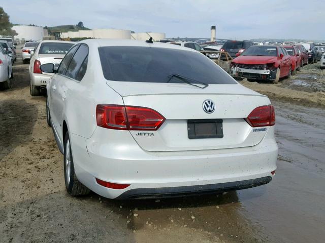 3VW637AJ9DM251391 - 2013 VOLKSWAGEN JETTA HYBR WHITE photo 3