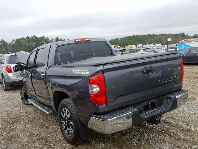 5TFFY5F12JX229482 - 2018 TOYOTA TUNDRA CRE GRAY photo 3