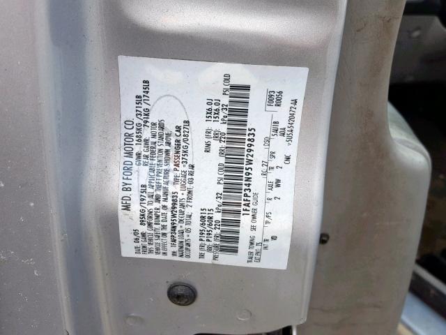 1FAFP34N95W299835 - 2005 FORD FOCUS ZX4 SILVER photo 10