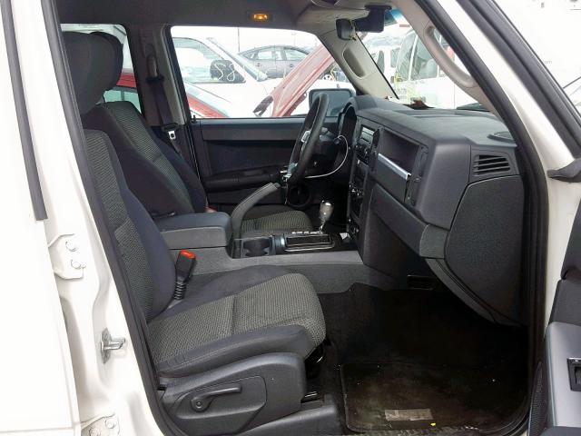 1J8HH48K68C167670 - 2008 JEEP COMMANDER WHITE photo 5