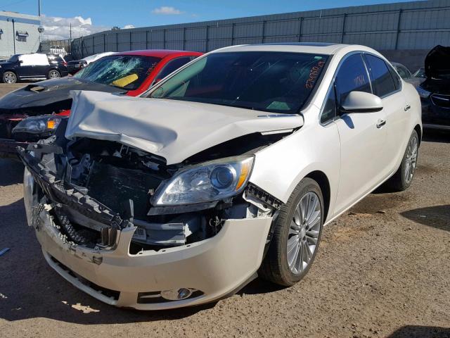 1G4PS5SK7F4184404 - 2015 BUICK VERANO WHITE photo 2