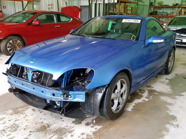 WDBKK65F11F189337 - 2001 MERCEDES-BENZ SLK 320 BLUE photo 2