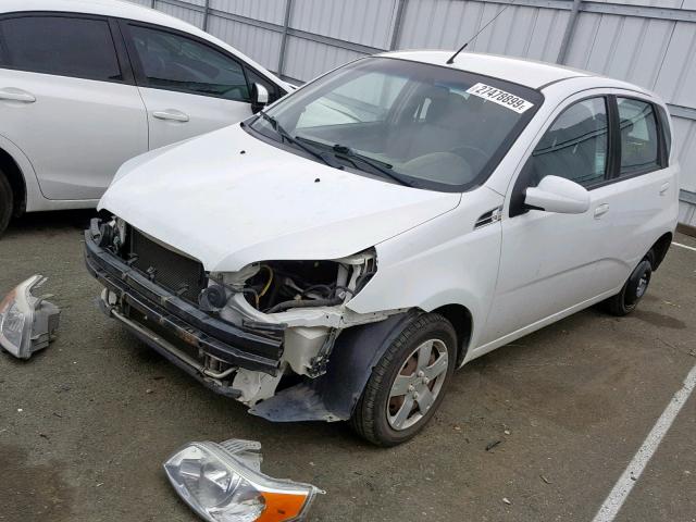 KL1TD6DE0BB131941 - 2011 CHEVROLET AVEO LS WHITE photo 2