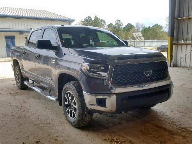 5TFDY5F1XJX690890 - 2018 TOYOTA TUNDRA CRE GRAY photo 1