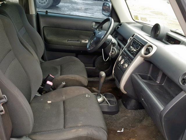 JTLKT324X54028636 - 2005 TOYOTA SCION XB GRAY photo 5