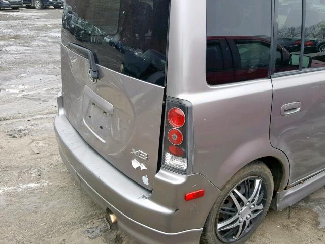 JTLKT324X54028636 - 2005 TOYOTA SCION XB GRAY photo 9