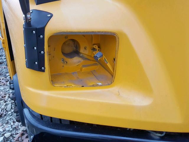 4UZ6CJAA6MWC91451 - 1998 FREIGHTLINER CHASSIS FS YELLOW photo 9