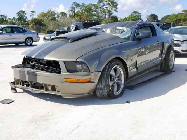 1ZVFT82H655227509 - 2005 FORD MUSTANG GT GRAY photo 2
