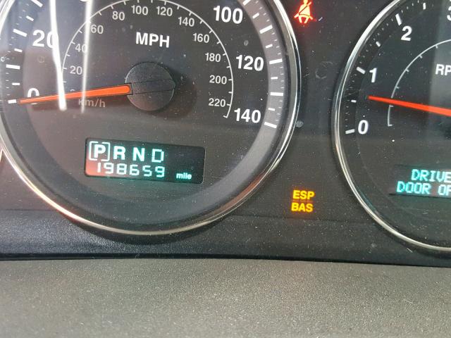 1J8HG58N96C246931 - 2006 JEEP COMMANDER GOLD photo 8