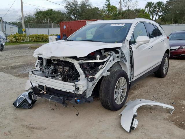 1GYKNCRS9JZ155606 - 2018 CADILLAC XT5 LUXURY WHITE photo 2