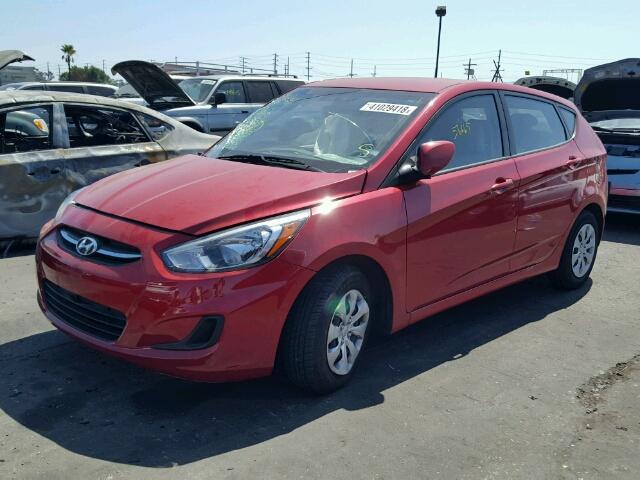 KMHCT5AE4GU274926 - 2016 HYUNDAI ACCENT SE RED photo 2