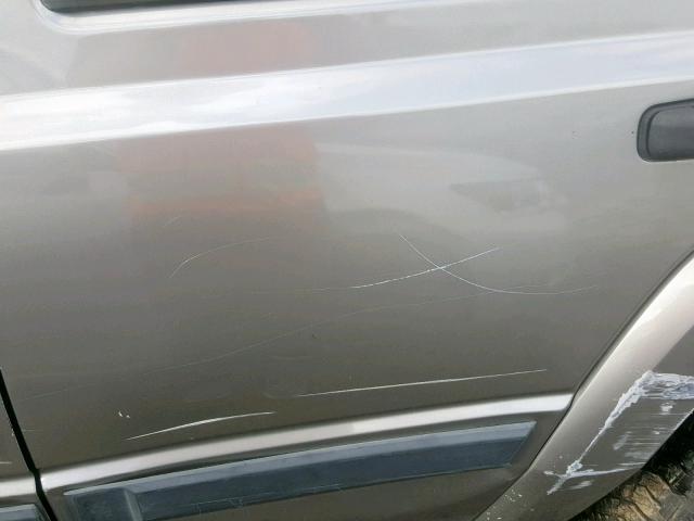 1J8HG48N26C168373 - 2006 JEEP COMMANDER GOLD photo 9