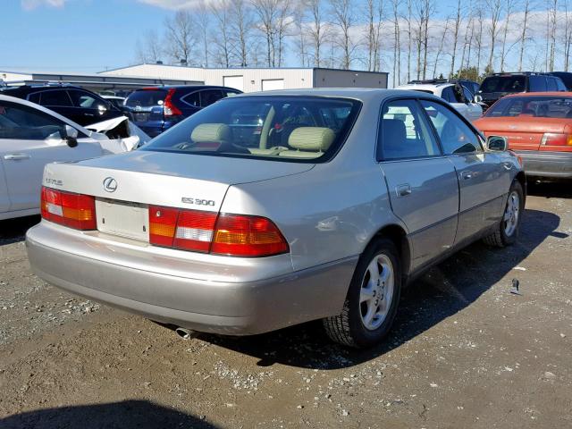 JT8BF22G0V5006080 - 1997 LEXUS ES 300 WHITE photo 4