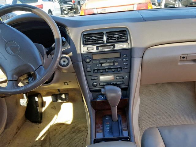 JT8BF22G0V5006080 - 1997 LEXUS ES 300 WHITE photo 9