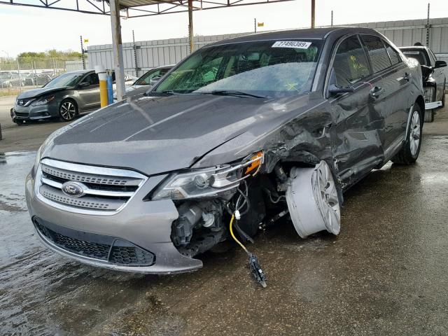 1FAHP2EW9CG133378 - 2012 FORD TAURUS SEL GRAY photo 2