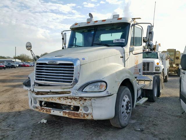 1FUJA6CVX4LM05159 - 2004 FREIGHTLINER CONVENTION WHITE photo 2