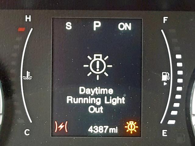 ZACCJBAB0JPH12705 - 2018 JEEP RENEGADE S RED photo 8