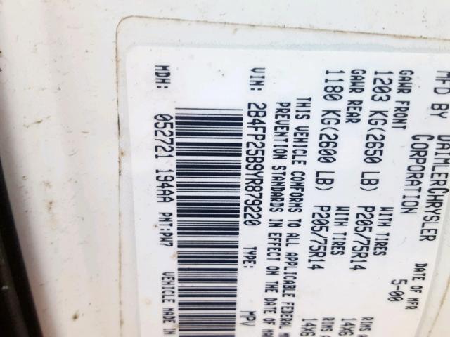 2B4FP25B9YR879220 - 2000 DODGE CARAVAN WHITE photo 10