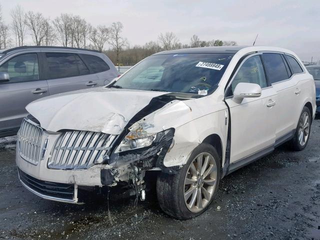 2LMHJ5AT1ABJ19780 - 2010 LINCOLN MKT WHITE photo 2