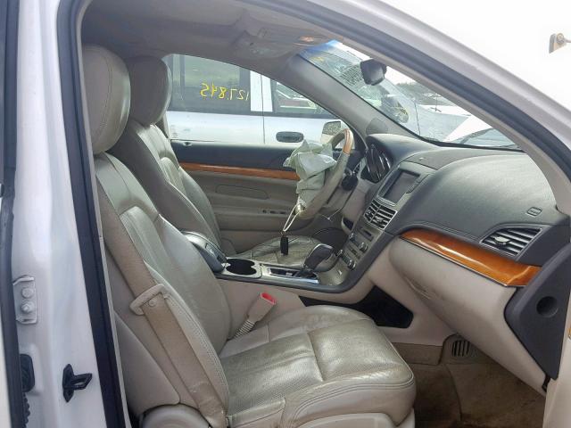 2LMHJ5AT1ABJ19780 - 2010 LINCOLN MKT WHITE photo 5