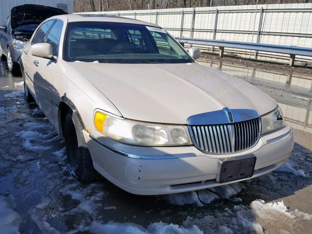 1LNHM83W2XY620491 - 1999 LINCOLN TOWN CAR C BEIGE photo 1