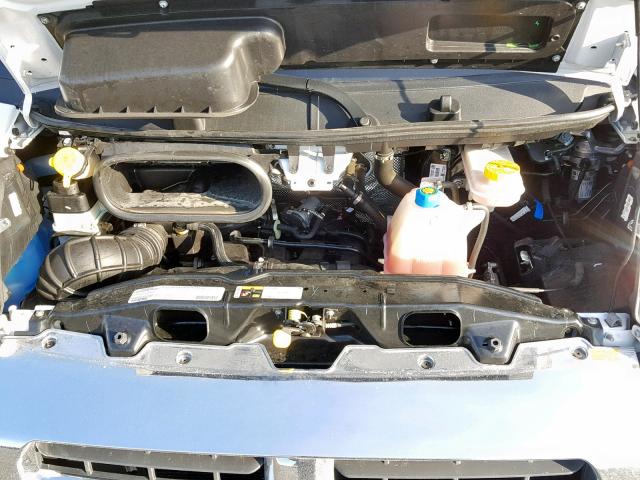 3C6URVJG7JE138523 - 2018 RAM PROMASTER 白色 照片 7