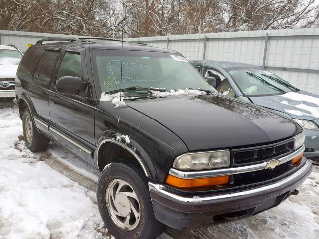 1GNDT13W3Y2329829 - 2000 CHEVROLET BLAZER BLACK photo 1