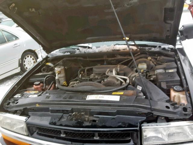 1GNDT13W3Y2329829 - 2000 CHEVROLET BLAZER BLACK photo 7