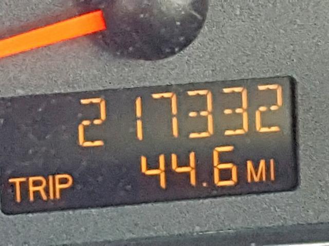 1G8AJ54FX3Z173998 - 2003 SATURN ION LEVEL SILVER photo 8