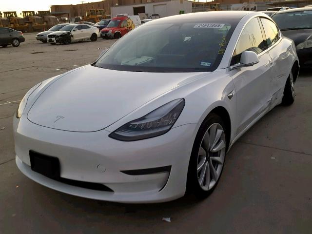 5YJ3E1EA3JF051243 - 2018 TESLA MODEL 3 WHITE photo 2